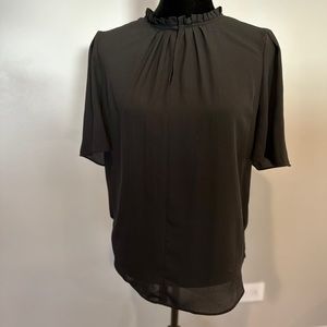 EUC T Tahari blouse